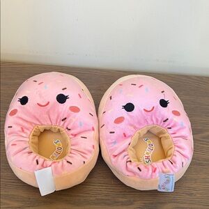 Squishmallow Dabria the Donut Slippers Size 13-1